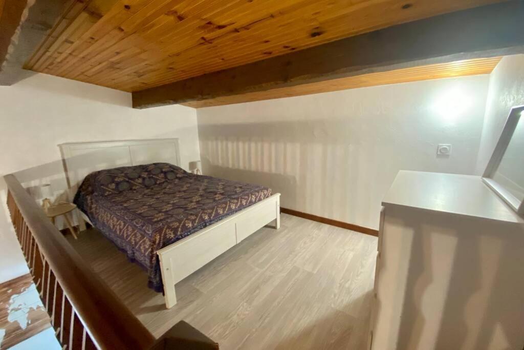 Appartement Au calme avec vue magnifique à Saint Maximin Extérieur photo